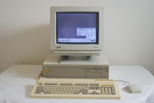 The Acorn A5000 running RISC OS 3.11